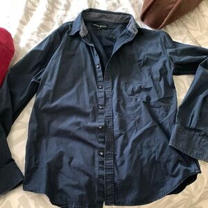 Men’s collared tiny polka dot pattern button down